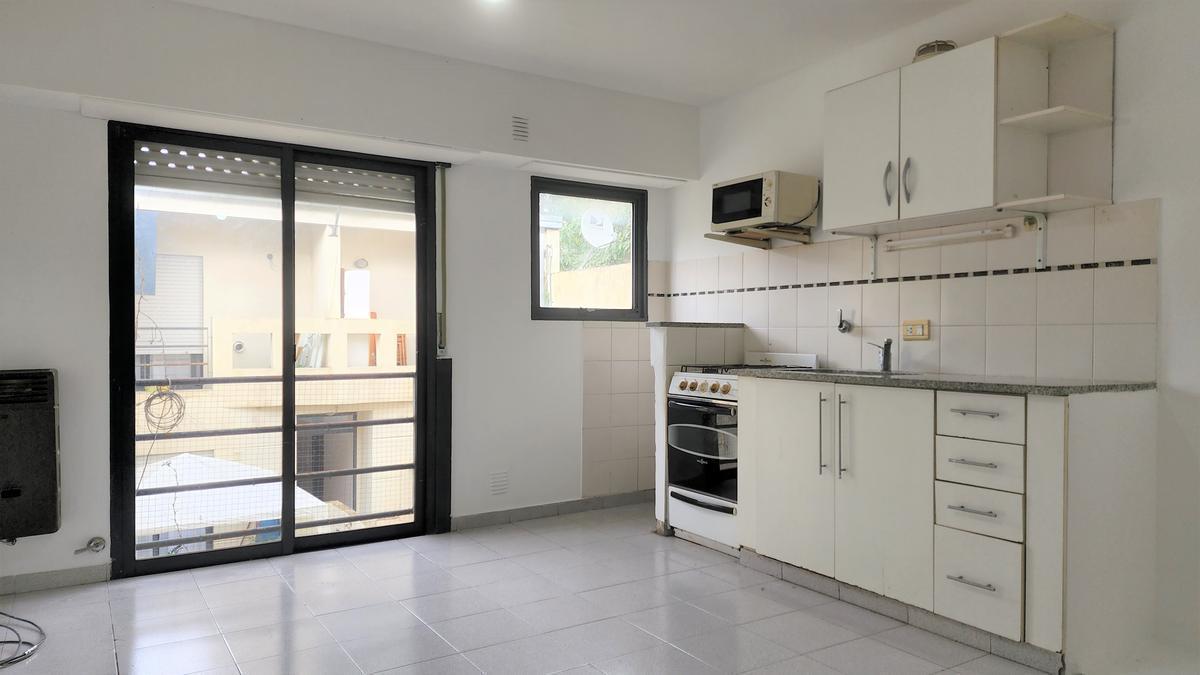 Foto de Departamento de Un Dormitorio tipo Duplex con Toliette y Balcón al, imagen 1