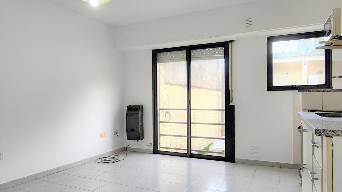 Foto de Departamento de Un Dormitorio tipo Duplex con Toliette y Balcón al, imagen 3