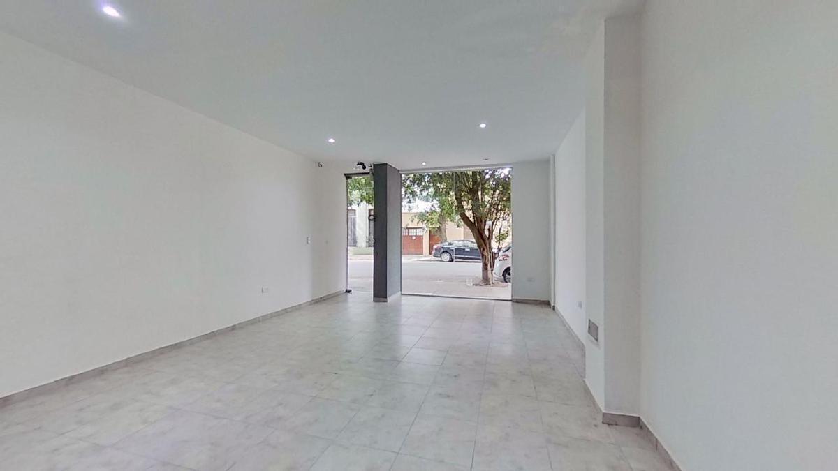 Foto de Local Comercial - Vidriera de Blindex - Zona Plaza Moreno, imagen 4