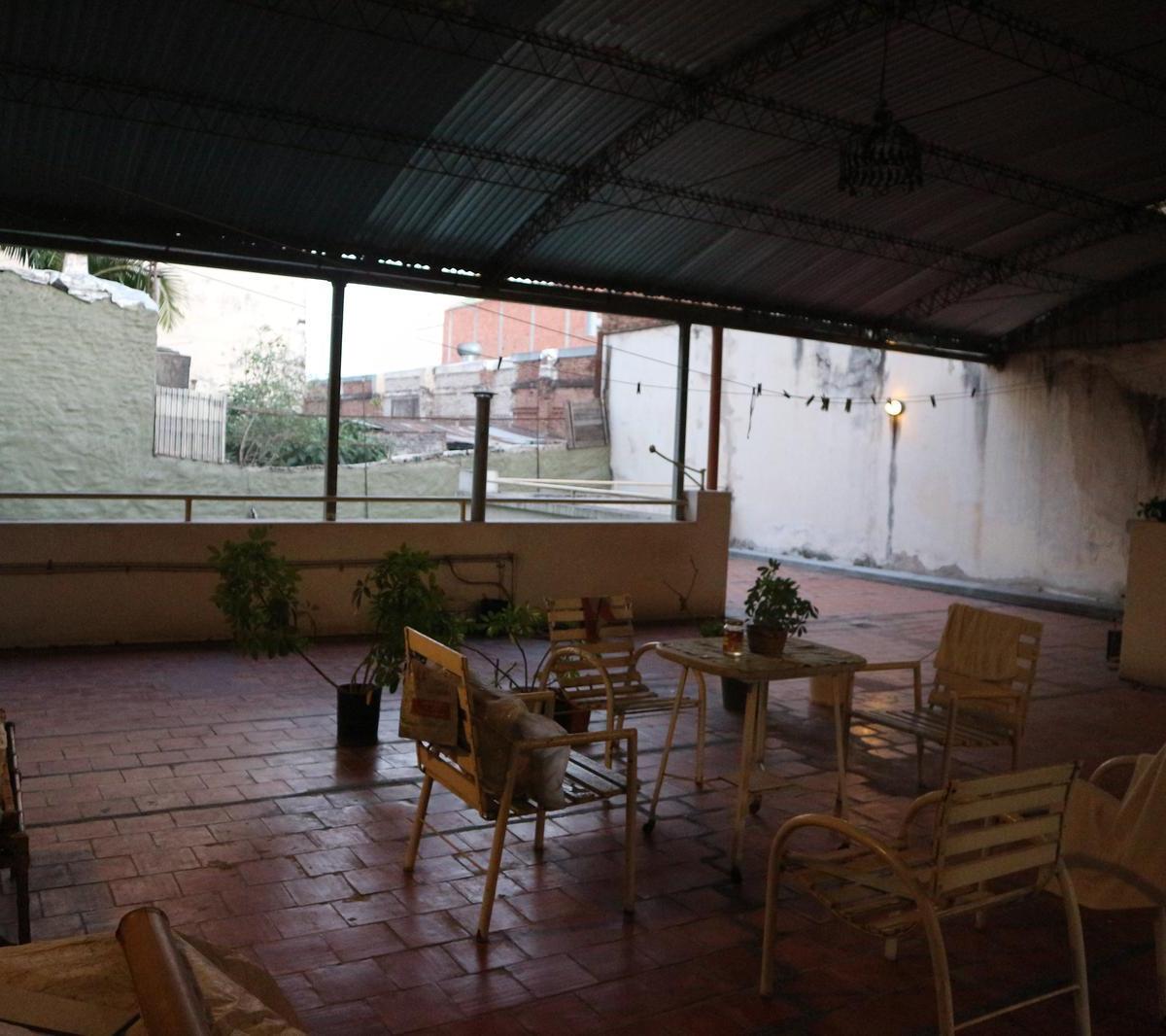 Casa con 2 Locales Comerciales en Centro Tucumano! 1