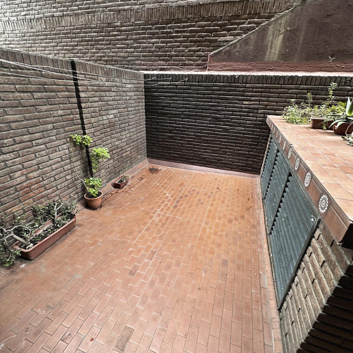 Semipiso en Plaza Urquiza - Muñecas 700 4