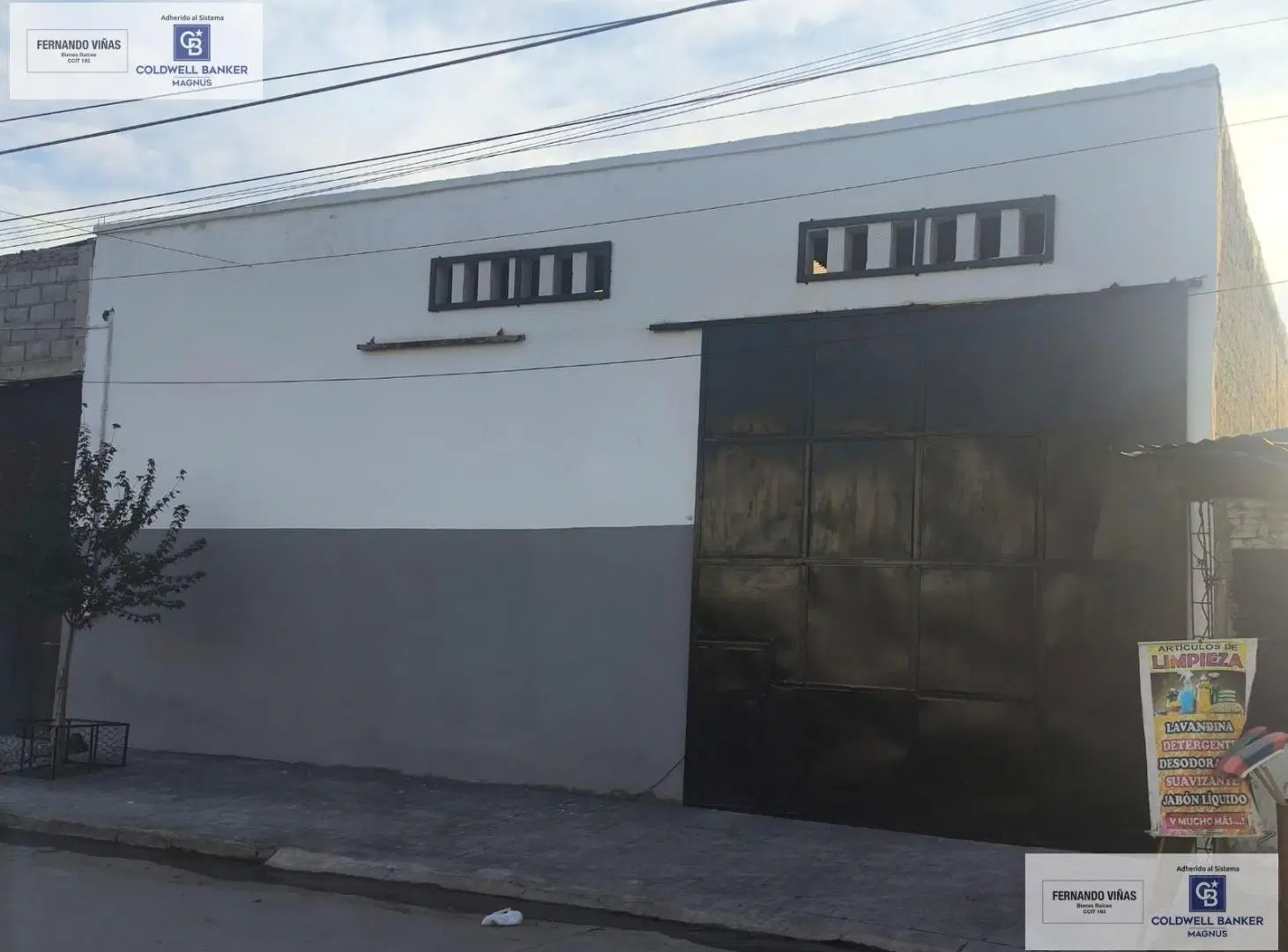 Galpón a estrenar 509 m2 Piso apto tránsito pesado con 2 oficinas y 2 baños. Escritura 4