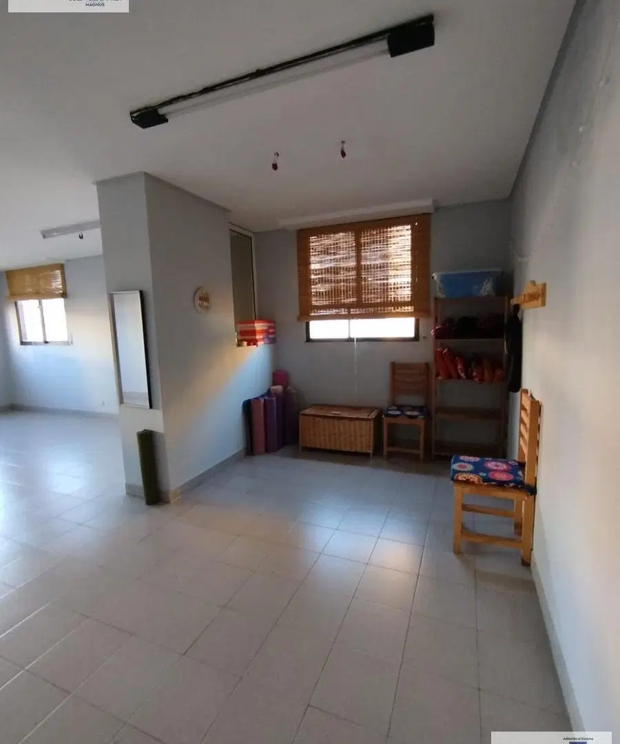 Oficina de 45 m2 en microcentro - Cordoba esq. Junin 5