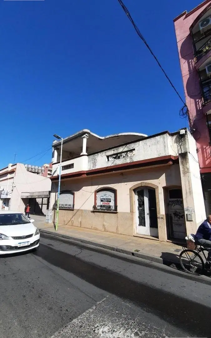 Importante casa de 2 plantas en barrio sur 2
