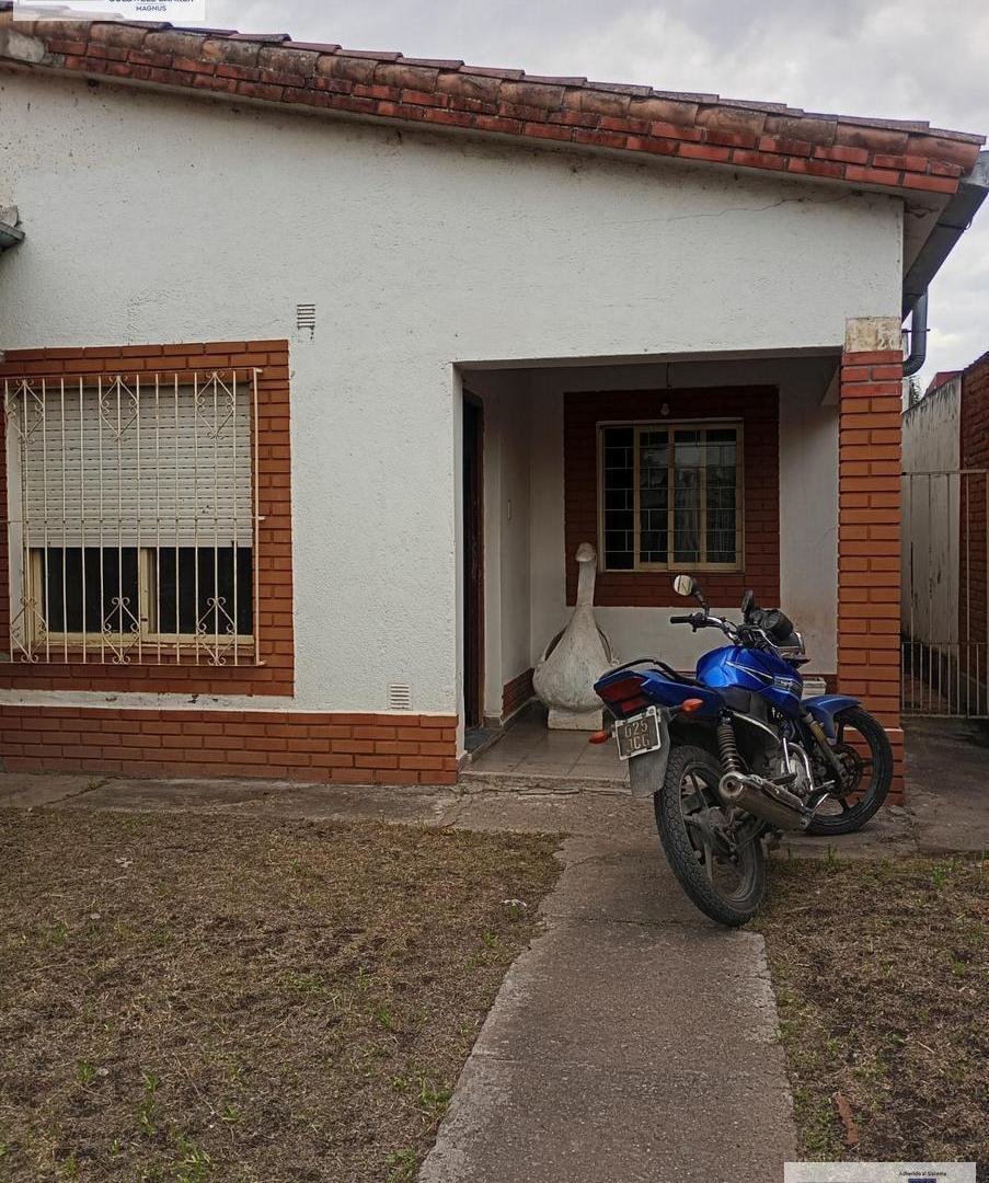 Foto de En Venta Casa 2 dormitorios Barrio APEM - Las Talitas, imagen 2