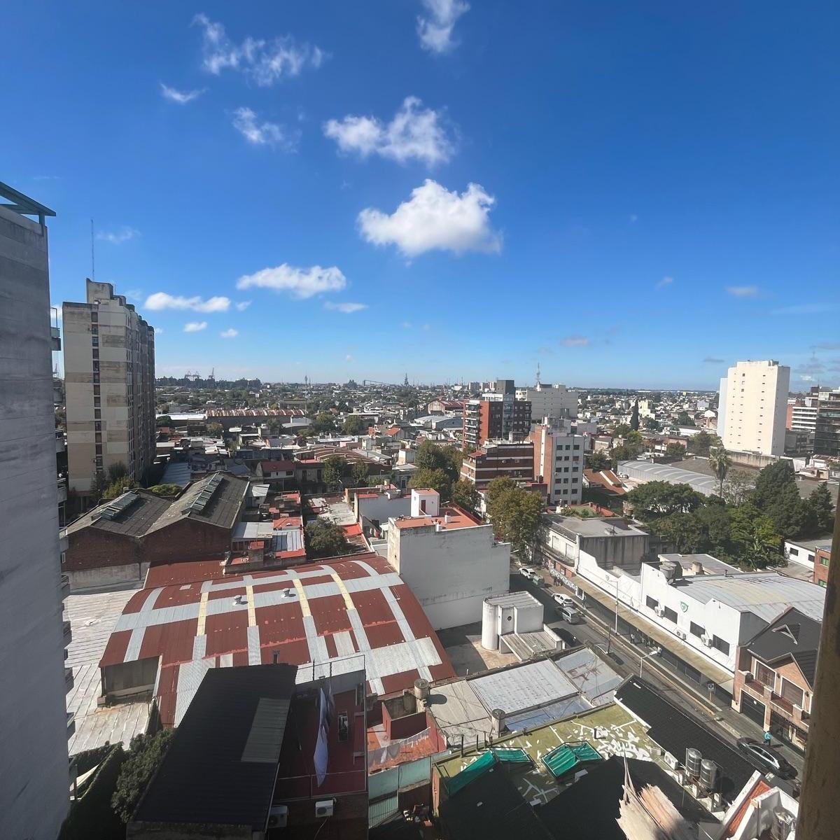 Venta Triplex 4 Ambientes 11º Piso en Avellaneda 5
