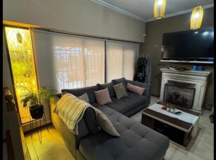 Venta Casa 5 ambientes en Lanús 2