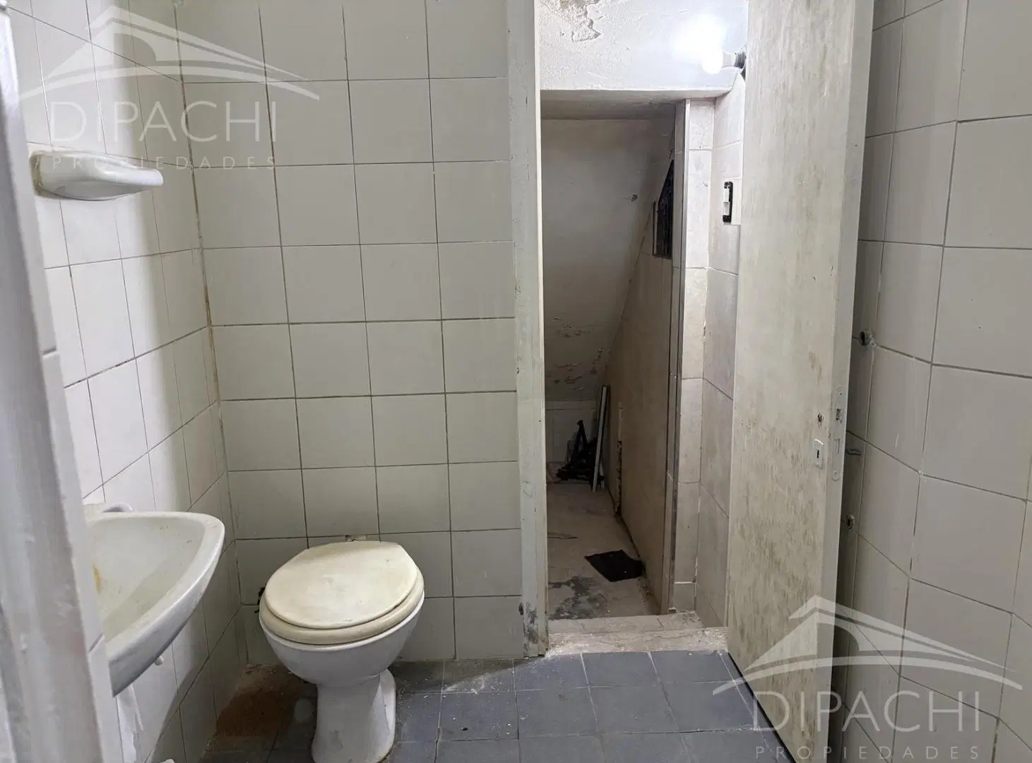 Local en Av. Mitre 1400 - esquina con Olavarría, alta visibilidad 8