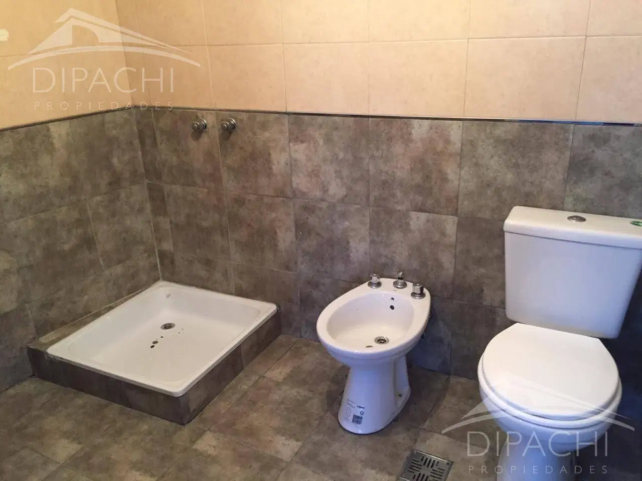 Alquiler Monoambiente amplio 2° piso c/balcón terraza - España al 200 -Avellaneda 5