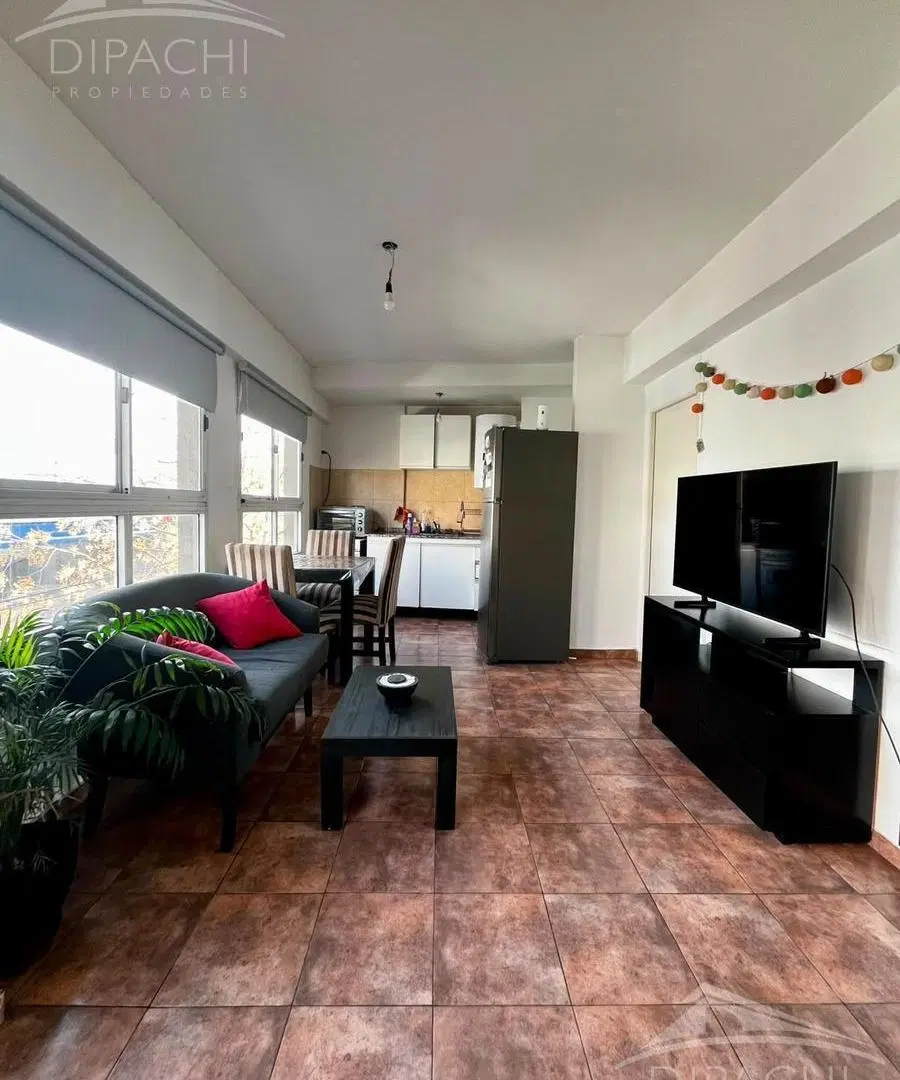 Alquiler Monoambiente amplio 2° piso c/balcón terraza - España al 200 -Avellaneda 1