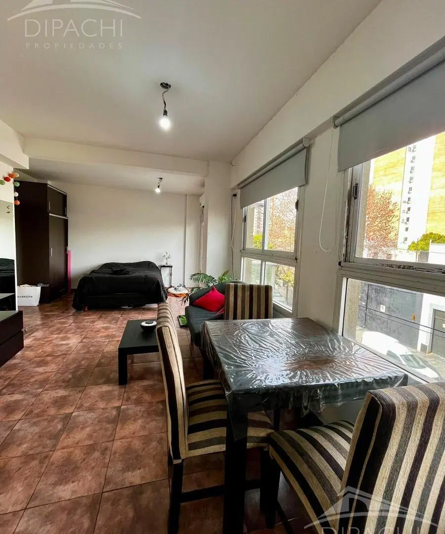 Alquiler Monoambiente amplio 2° piso c/balcón terraza - España al 200 -Avellaneda 8
