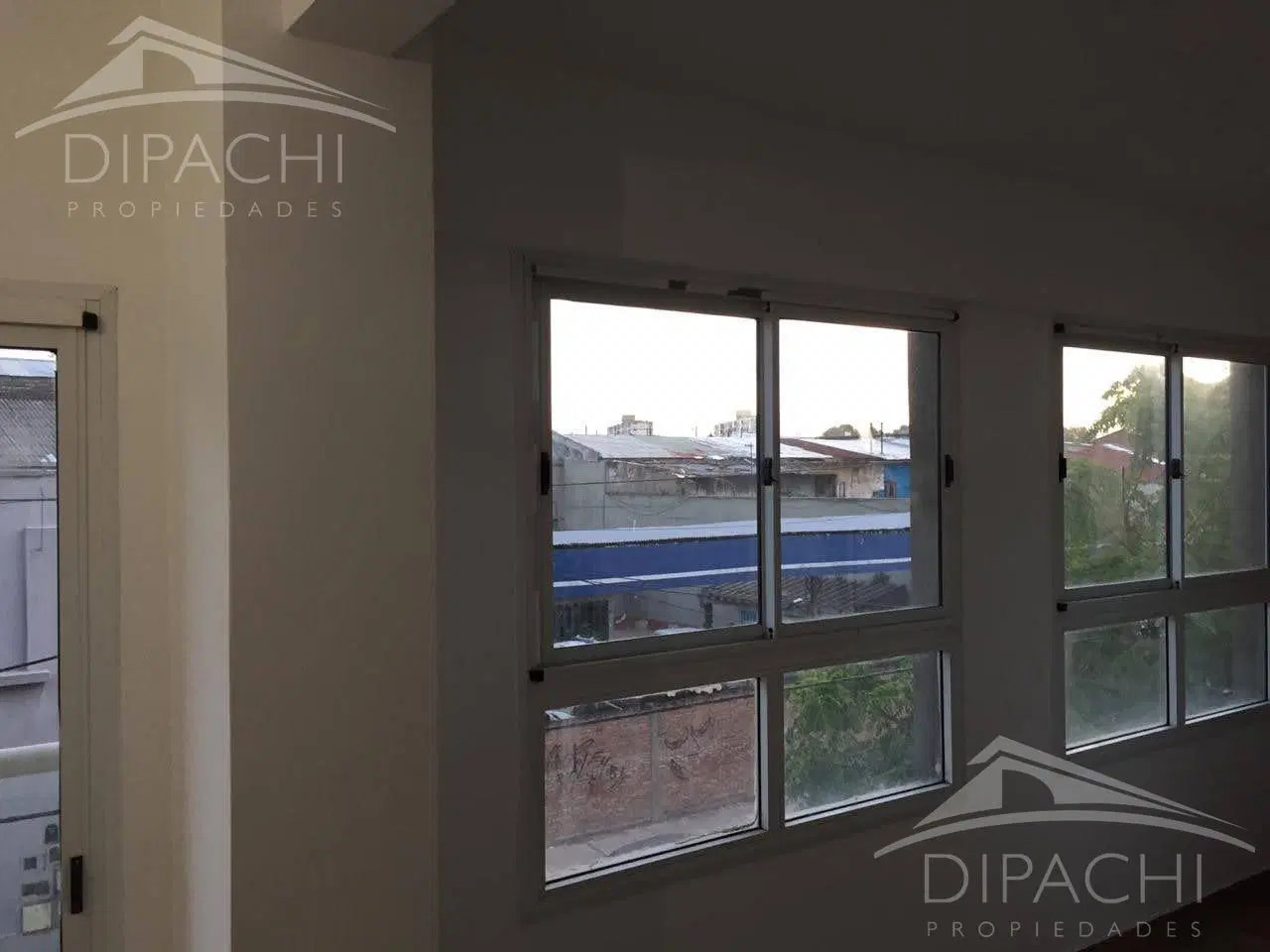 Alquiler Monoambiente amplio 2° piso c/balcón terraza - España al 200 -Avellaneda 4
