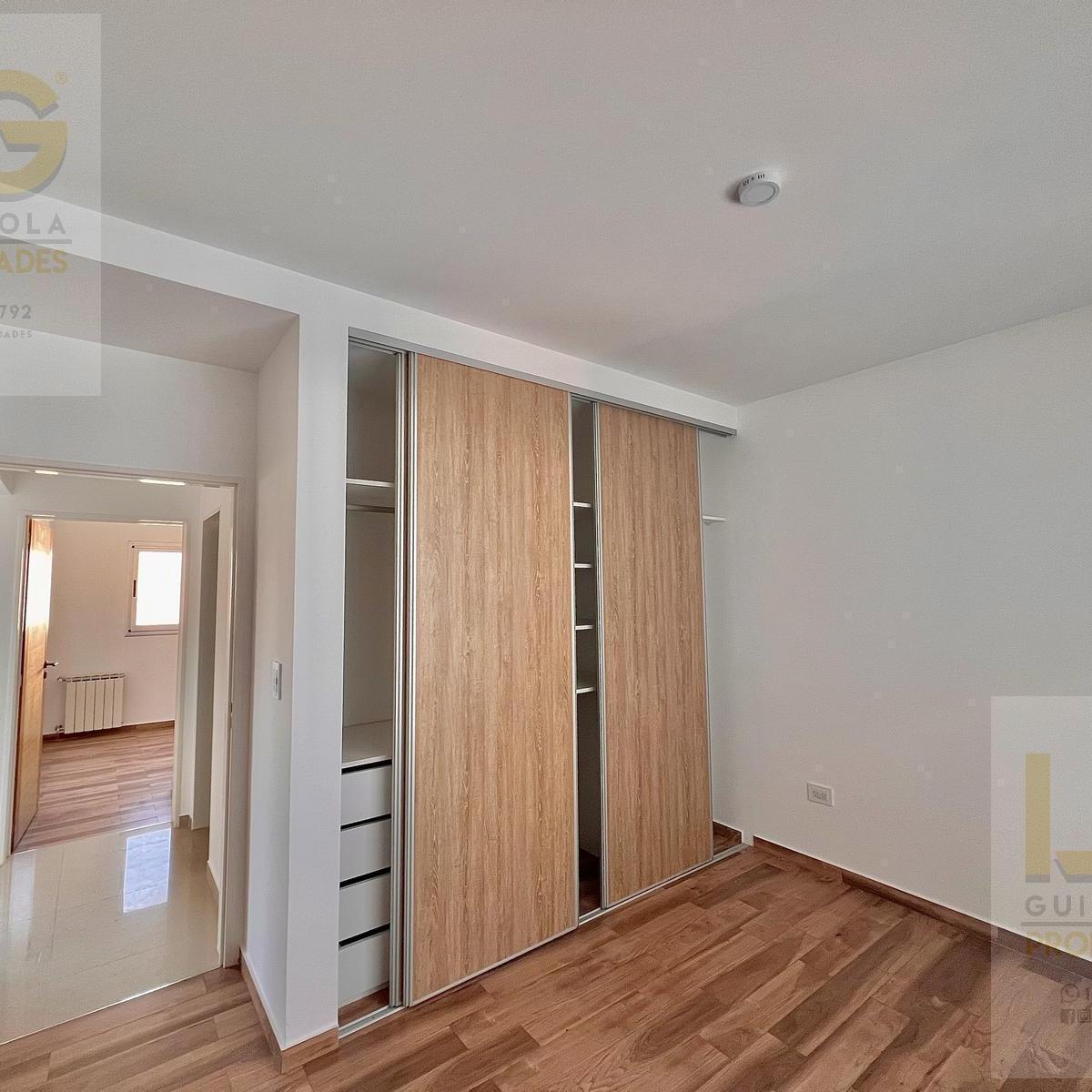 Departamento en Venta 4 Ambientes con Cochera en Berazategui Centro 5