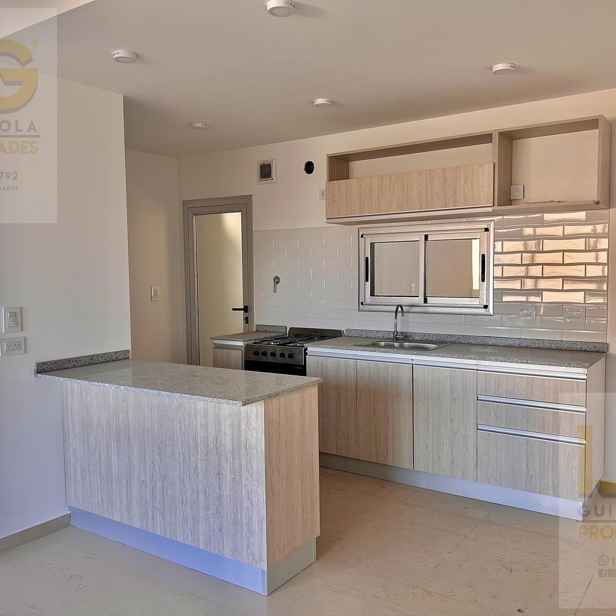 Departamento en Venta 4 Ambientes con Cochera en Berazategui Centro 3