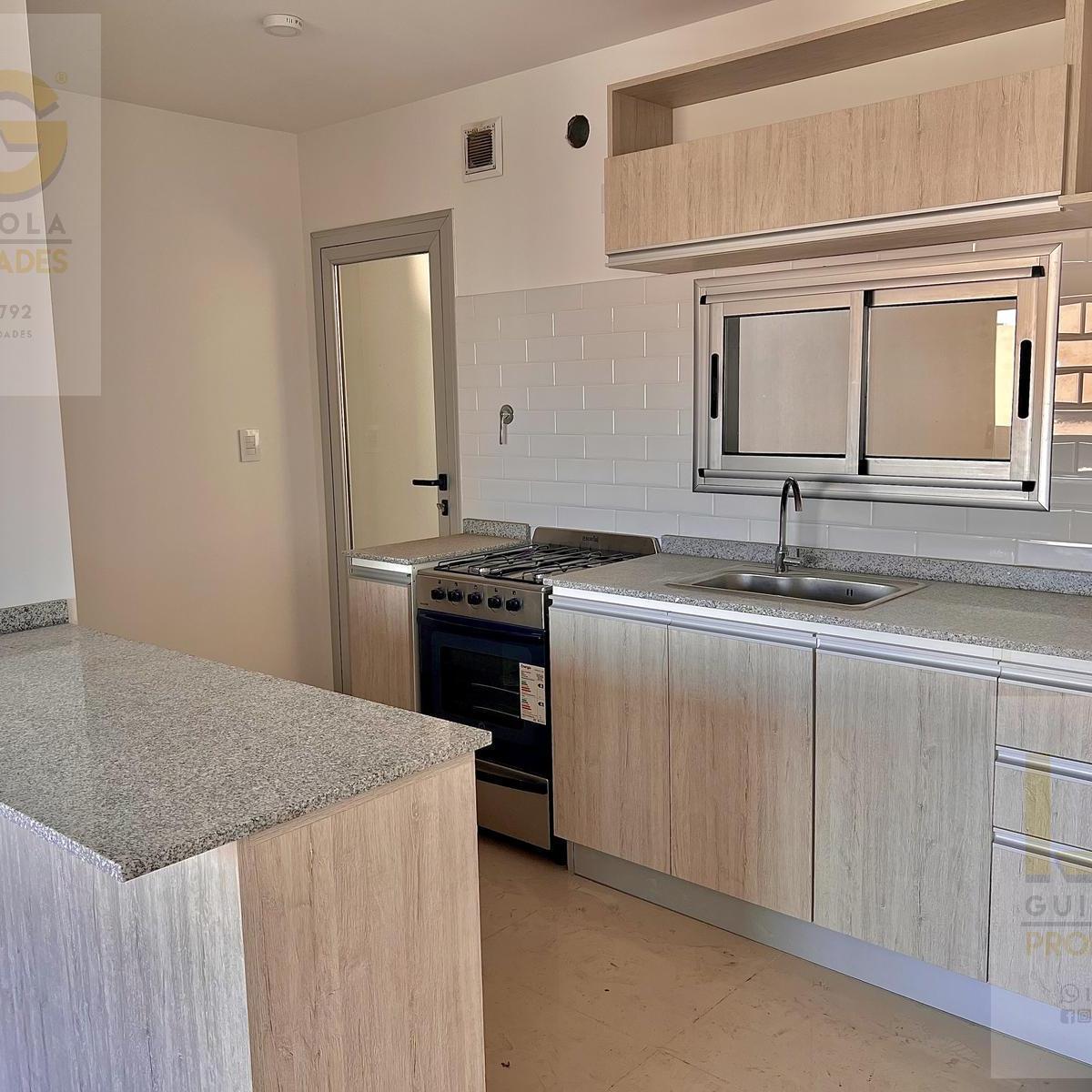 Departamento en Venta 4 Ambientes con Cochera en Berazategui Centro 4