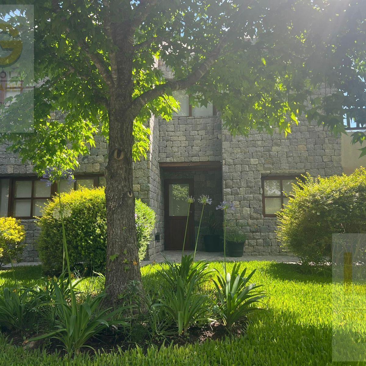 Casa en venta de Abril Club De Campo