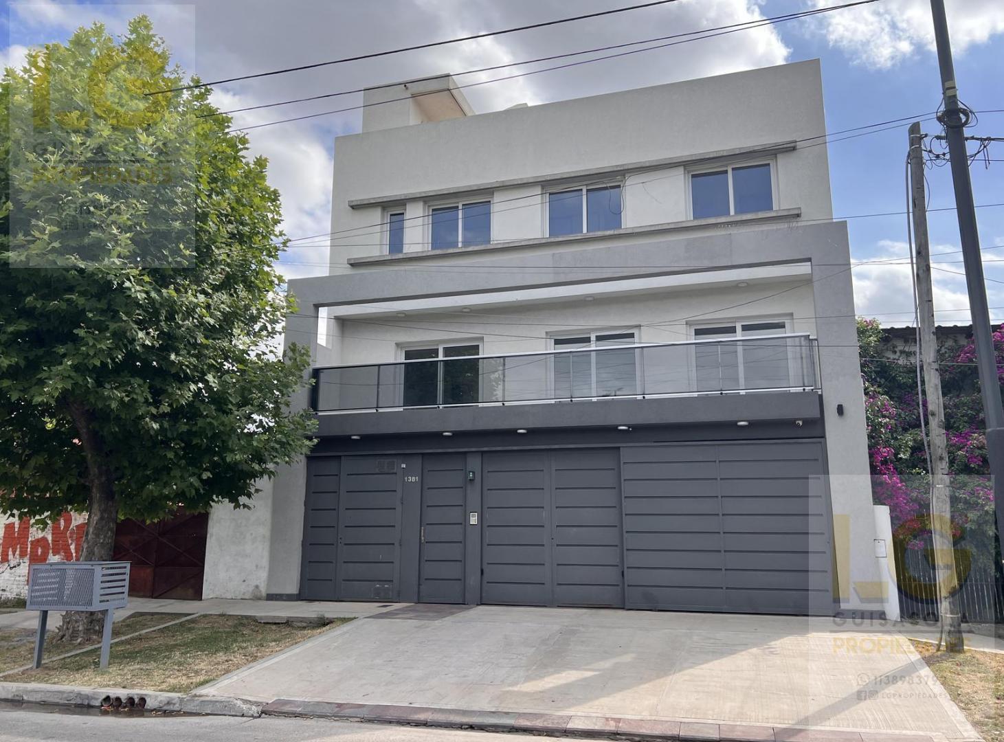 Departamento en venta tres ambientes con cochera en Berazategui centro