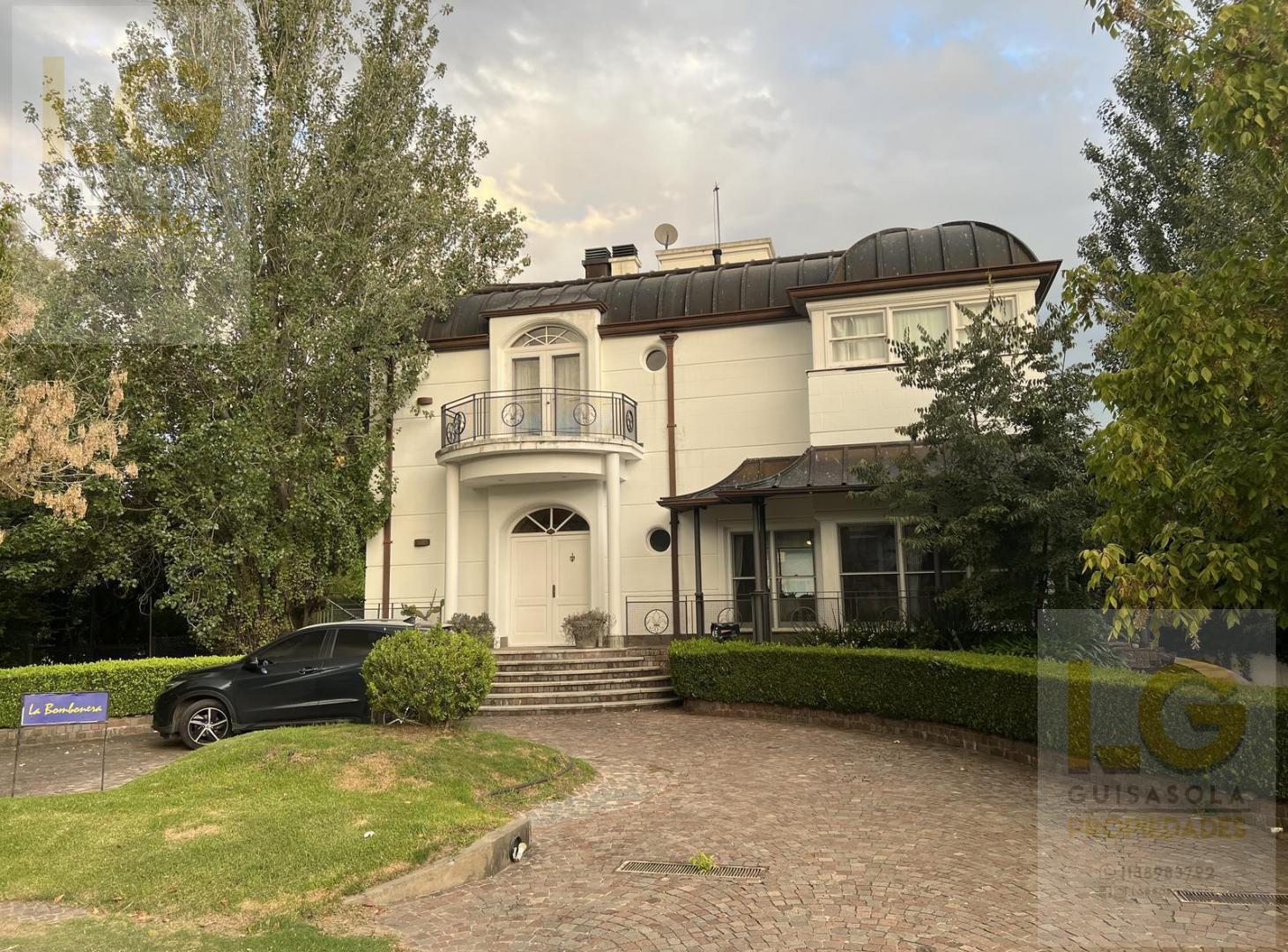 Casa en venta en Abril Club De Campo