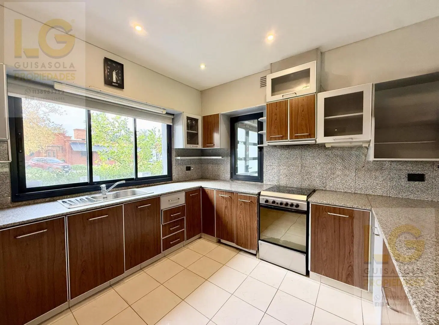 Casa en Venta en Los Ombues 8