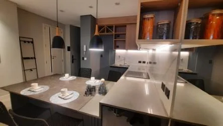 A estrenar /3 amb /balcón /2 suites /toilette 90 m2 / coch/ baul /Categoría.  4