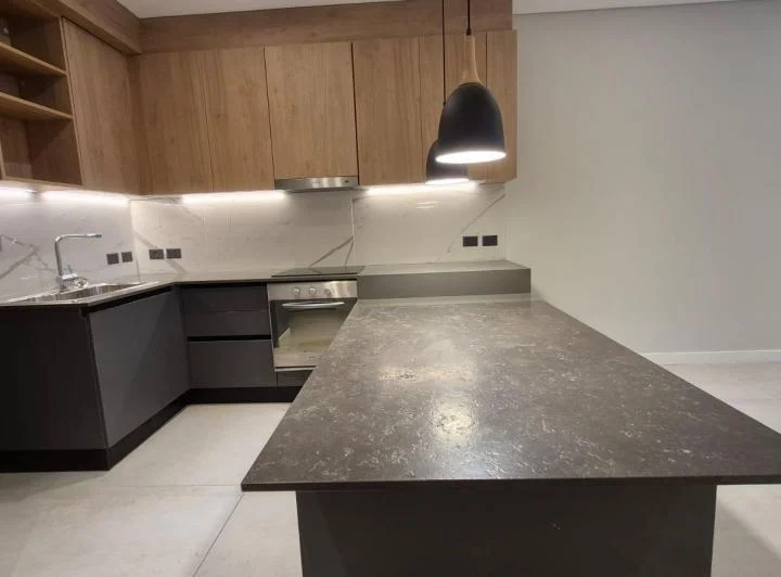 A estrenar /3 amb /balcón /2 suites /toilette 90 m2 / coch/ baul /Categoría.  3