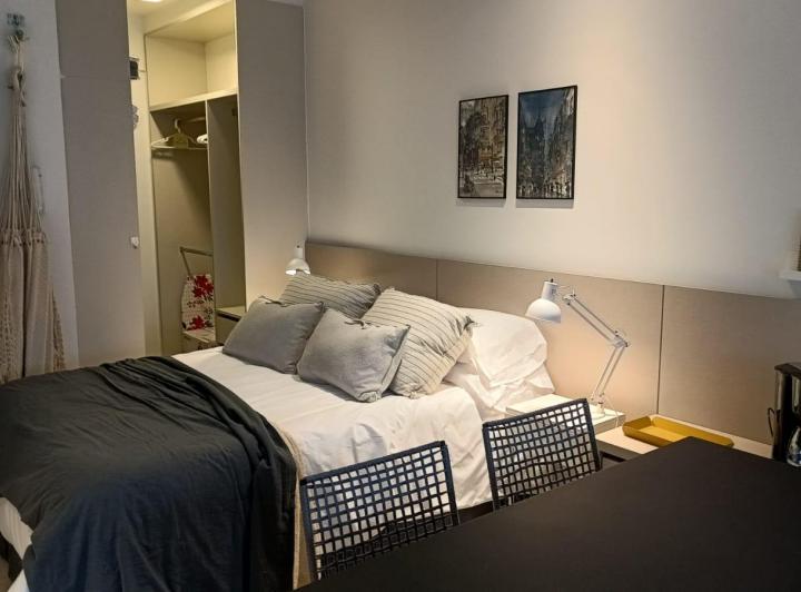 Monoambiente /coch /amob y equip/baul /caldera ind/persiana eléctrica /Amenities   3