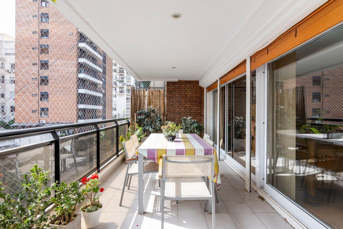 2 coch , baul, living y comedor , 2 dormit, estar, o comed diario , cocina, lav , baul , sum, parr