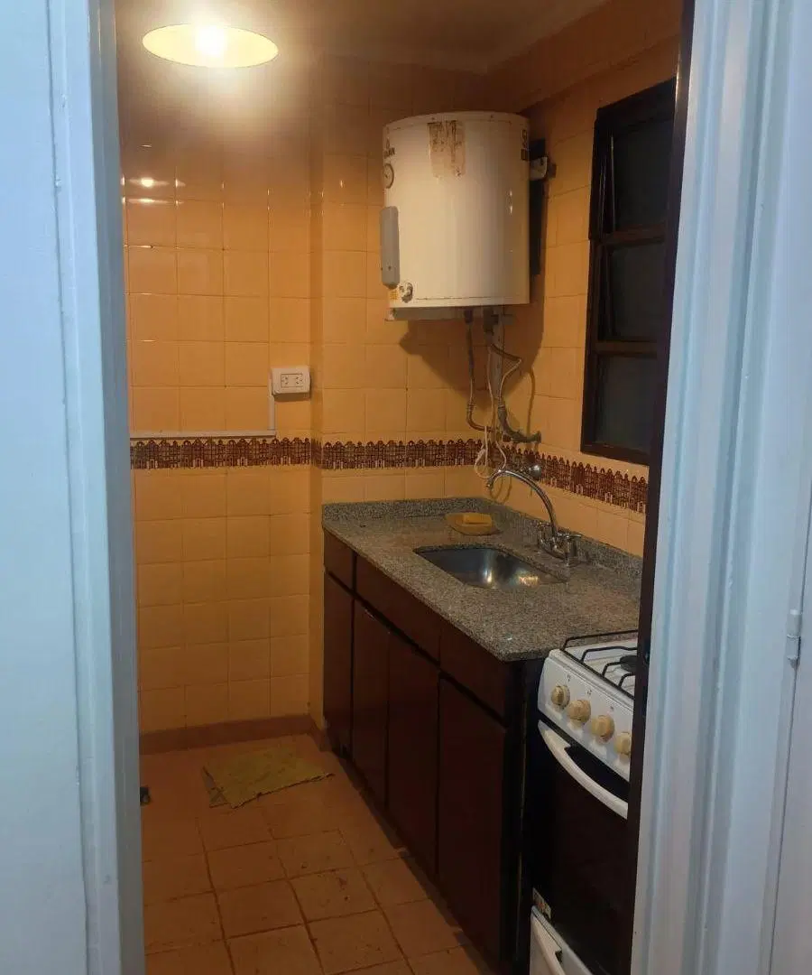 Alquiler monoambiente /1 baño completo /Cocina independiente . 5