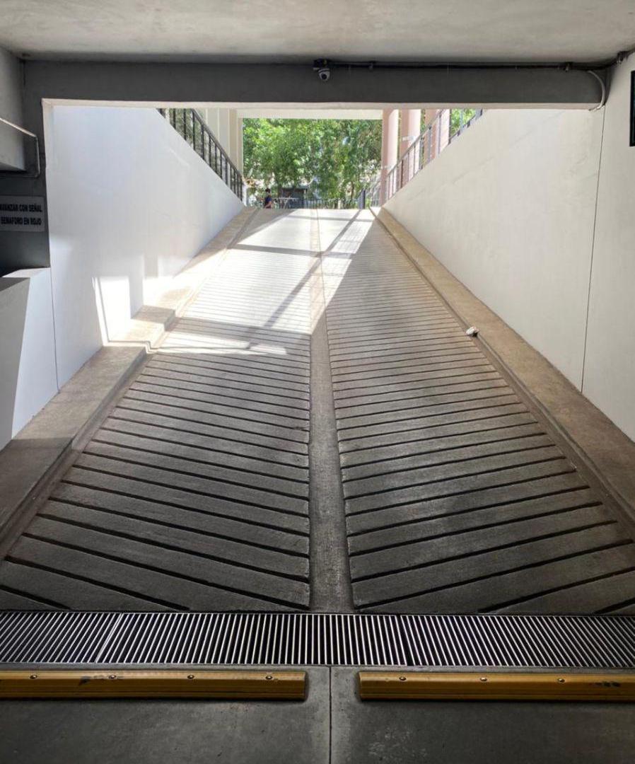 Foto de Cocheras en venta en edificio Premium con seguridad, imagen 5