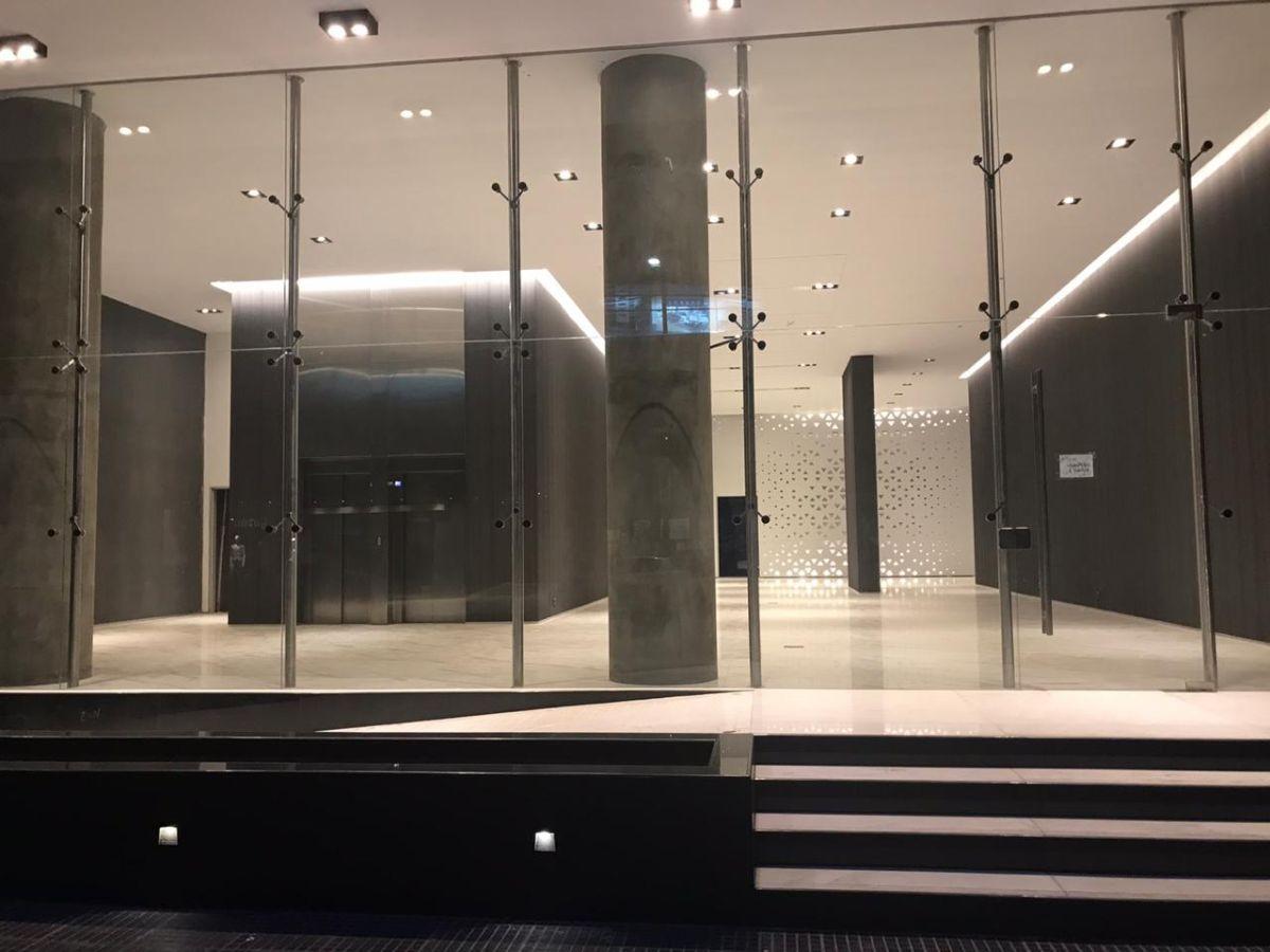 Foto de Cocheras en venta en edificio Premium con seguridad, imagen 2