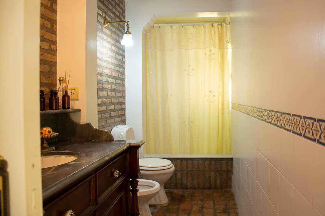 Casa en Venta con Pileta en Acebal 2