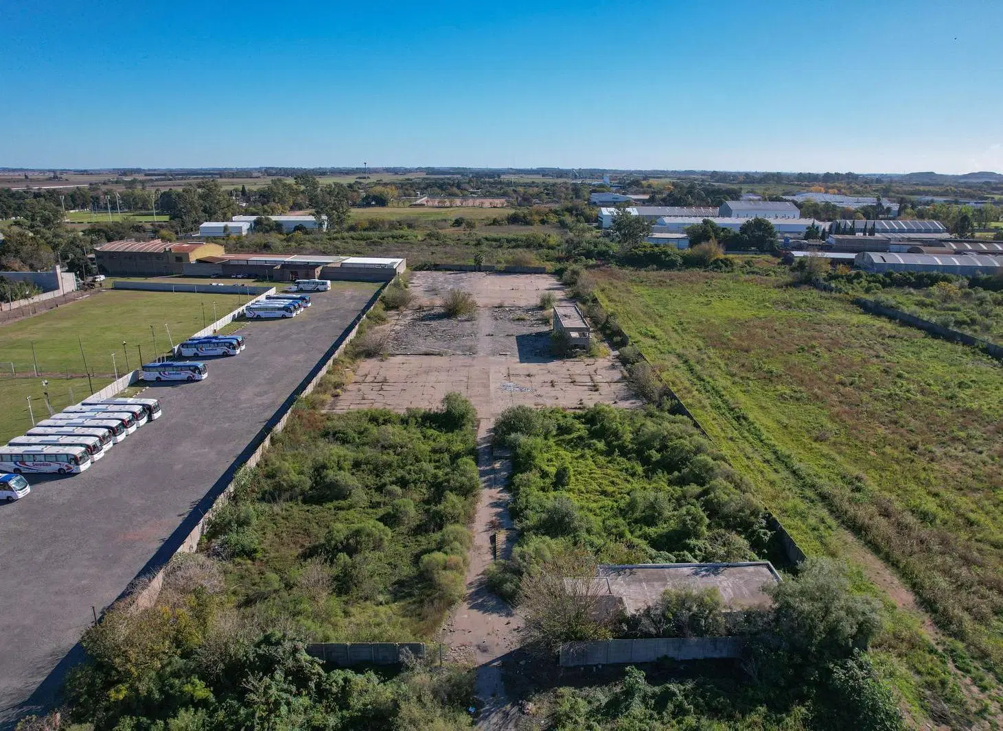 Terreno Industrial en Venta Sobre Ovidio Lagos, Rosario 2