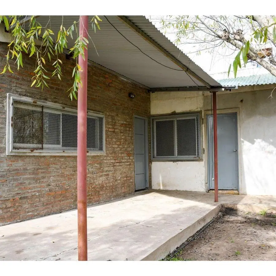 Casa en Venta en Alvear 2 Dormitorios 600m2 Terreno 3