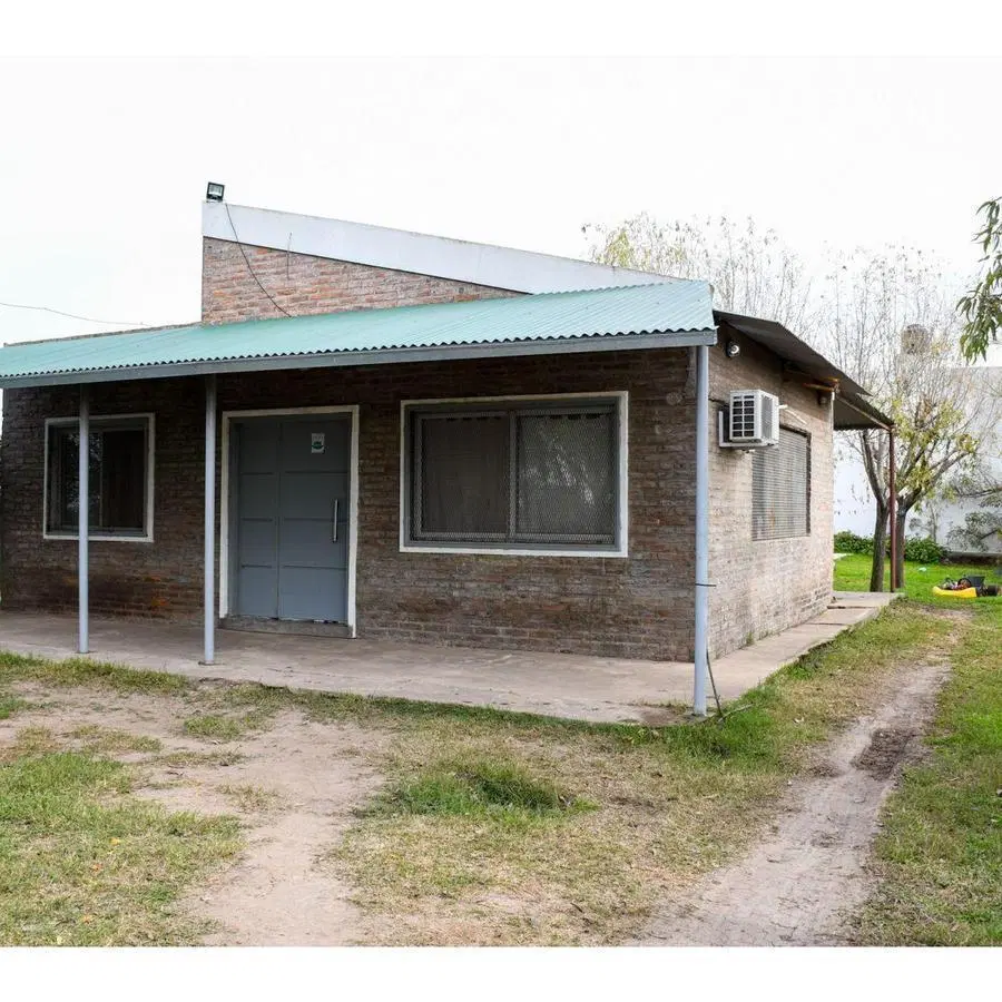 Casa en Venta en Alvear 2 Dormitorios 600m2 Terreno 4