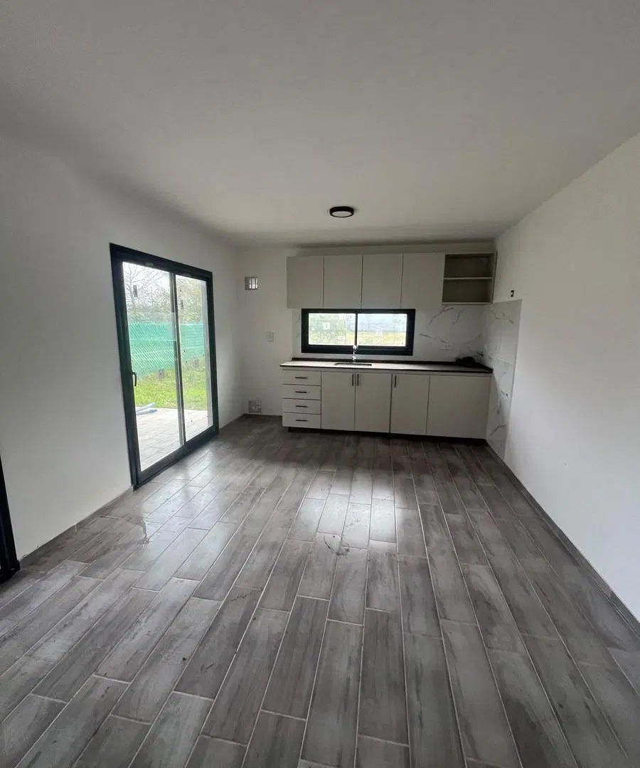 Casa en Alquiler a Estrenar de 2 Dormis Pileta Alvarez 5