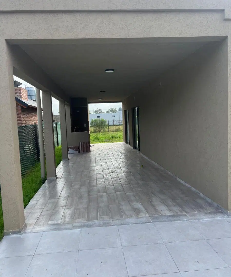 Casa en Alquiler a Estrenar de 2 Dormis Pileta Alvarez 1