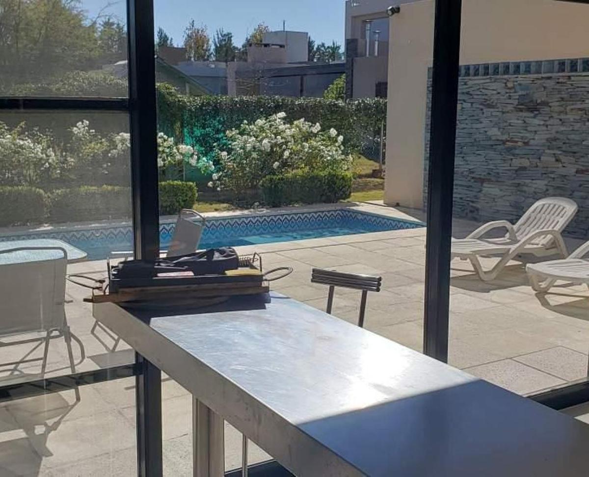 Casa en Venta Chacras de La Villa. 2