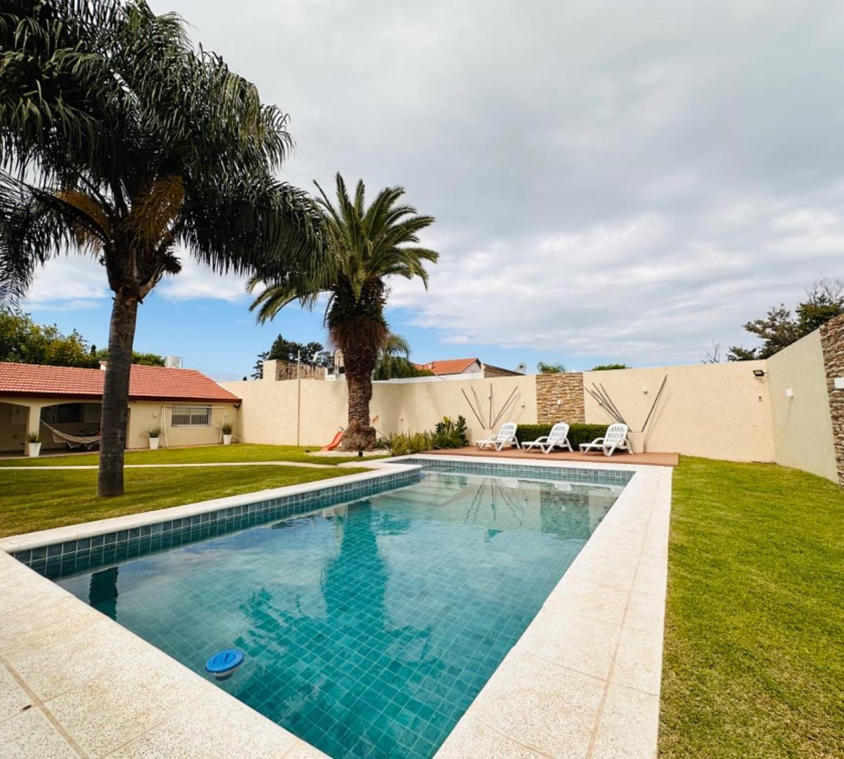 Casa en Venta Villa Belgrano quincho pileta mejor ubicacion