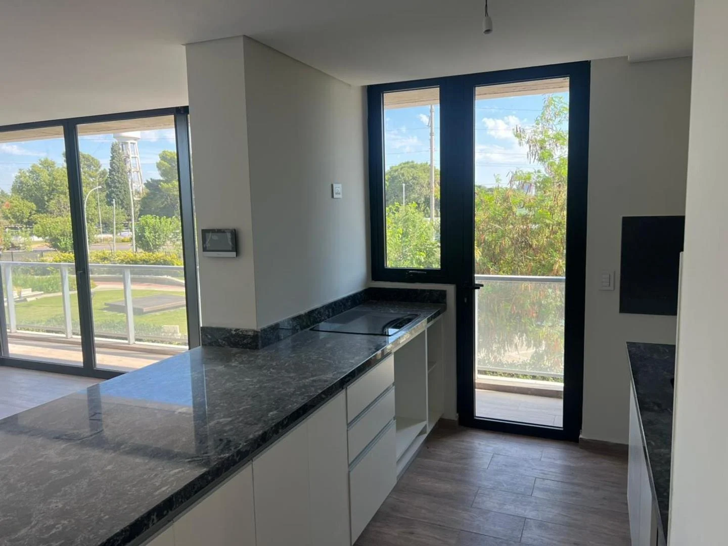 Foto de Departamento a la venta Opera Plaza ext.con balcón y cochera, imagen 2