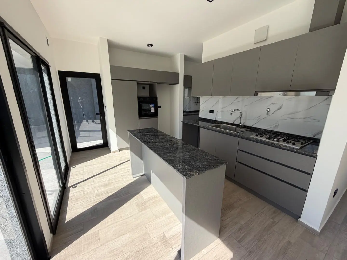Casa a estrenar en venta Mansos del Sur planta baja 3