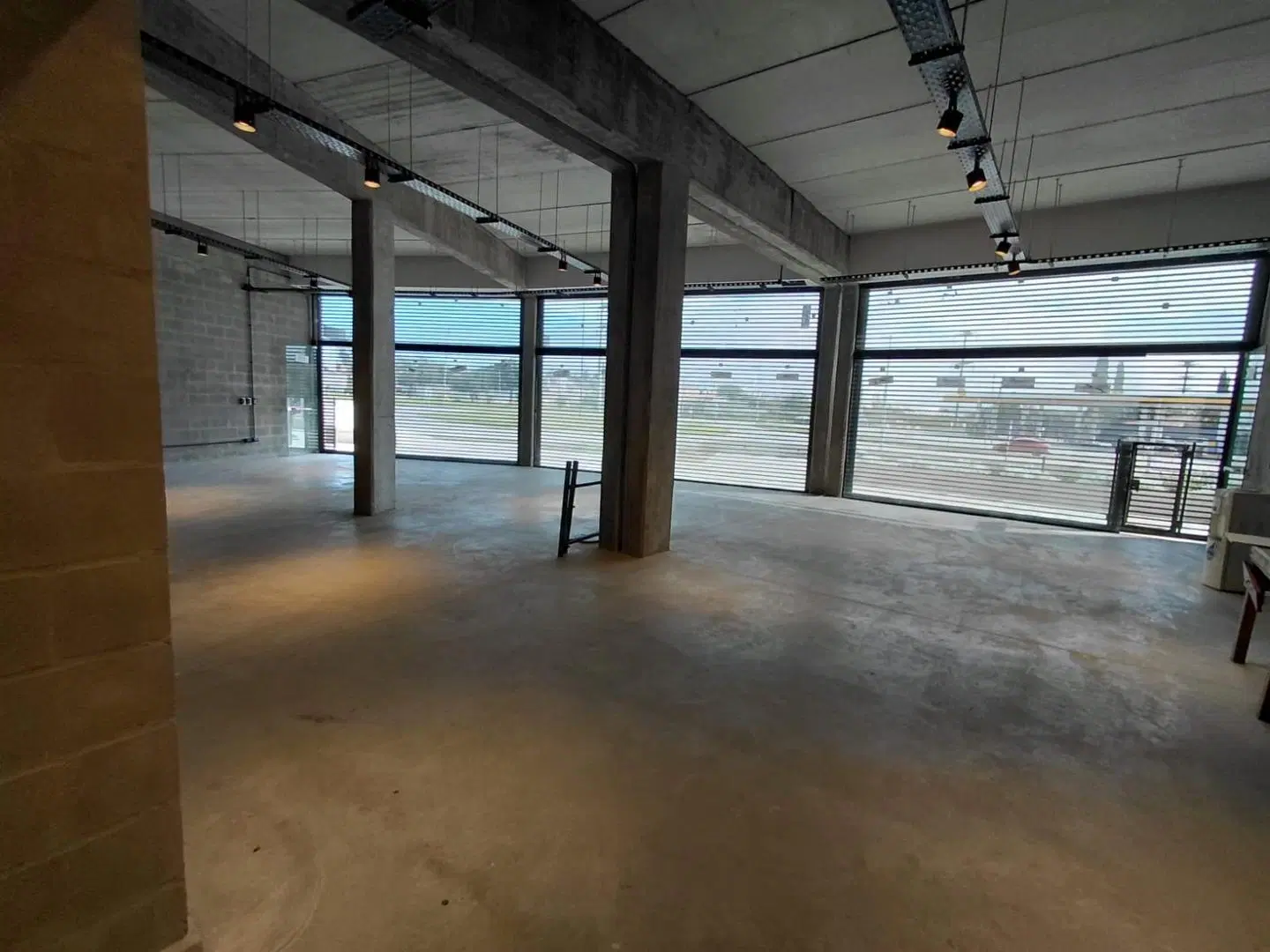 Local comercial camino 60 cuadras 4