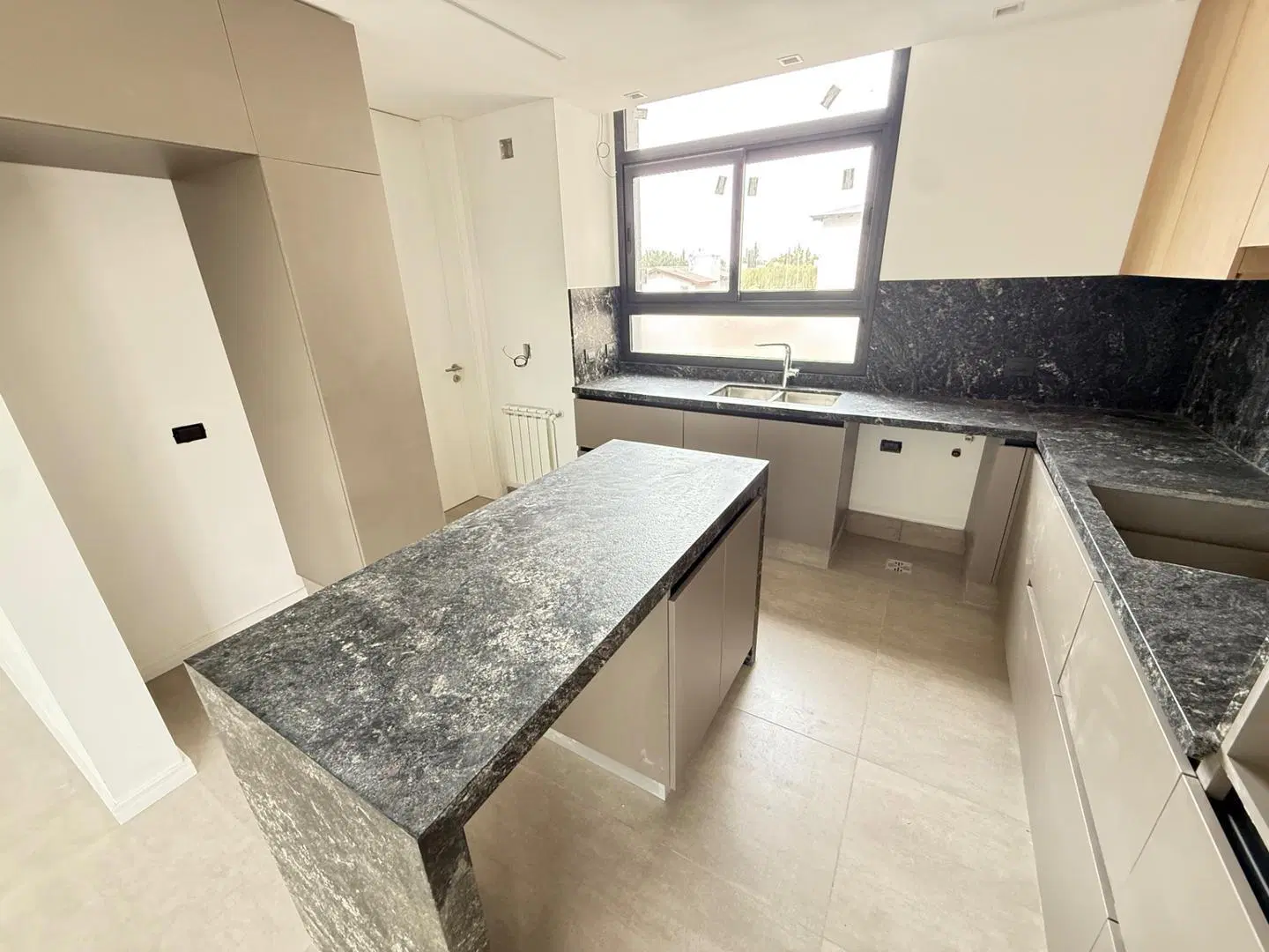 Departamento de Categoría en Alquiler con Pileta 2 dorm. 1