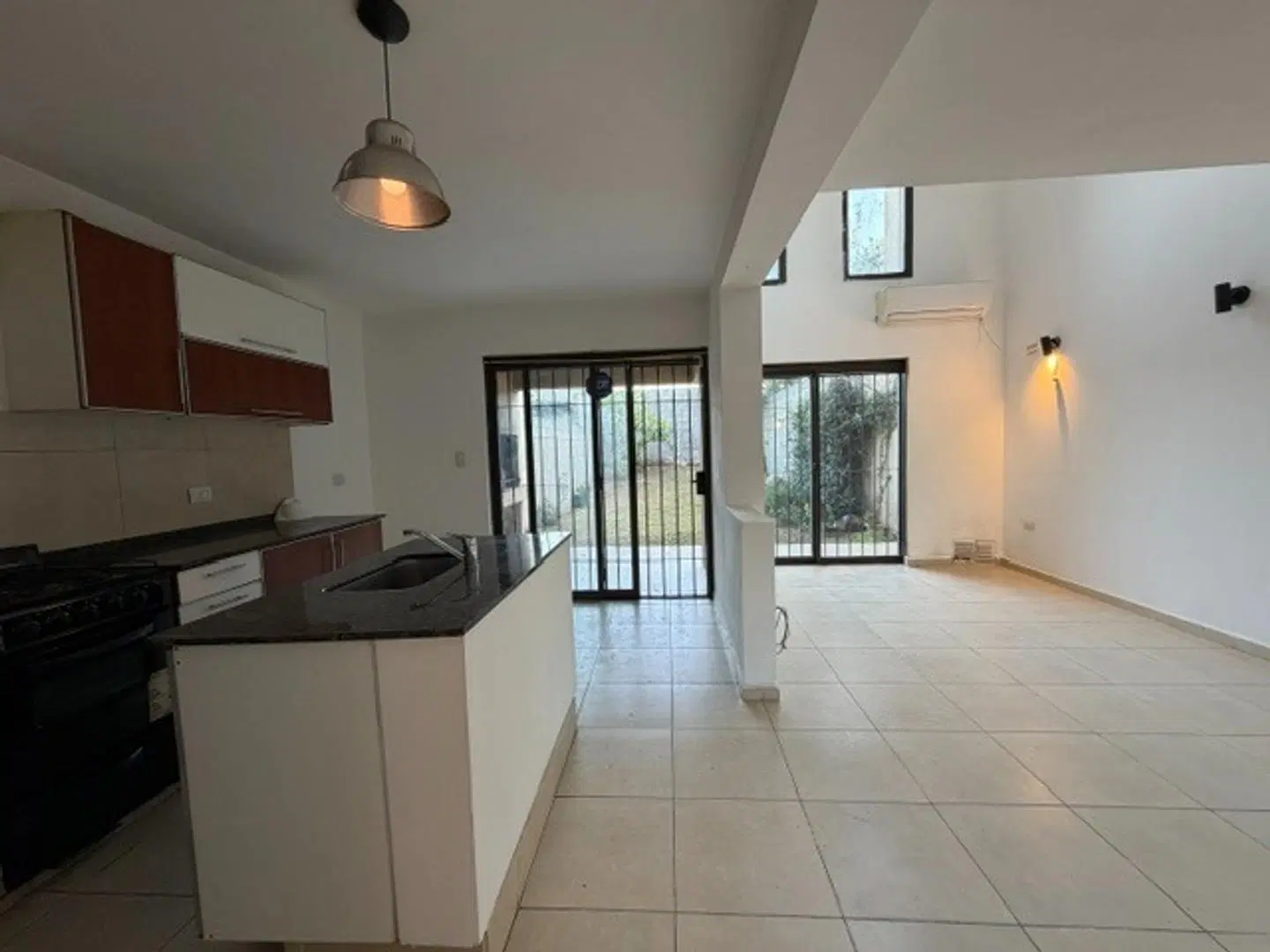 Venta Duplex Chateau Carreras jardin verde galeria 1