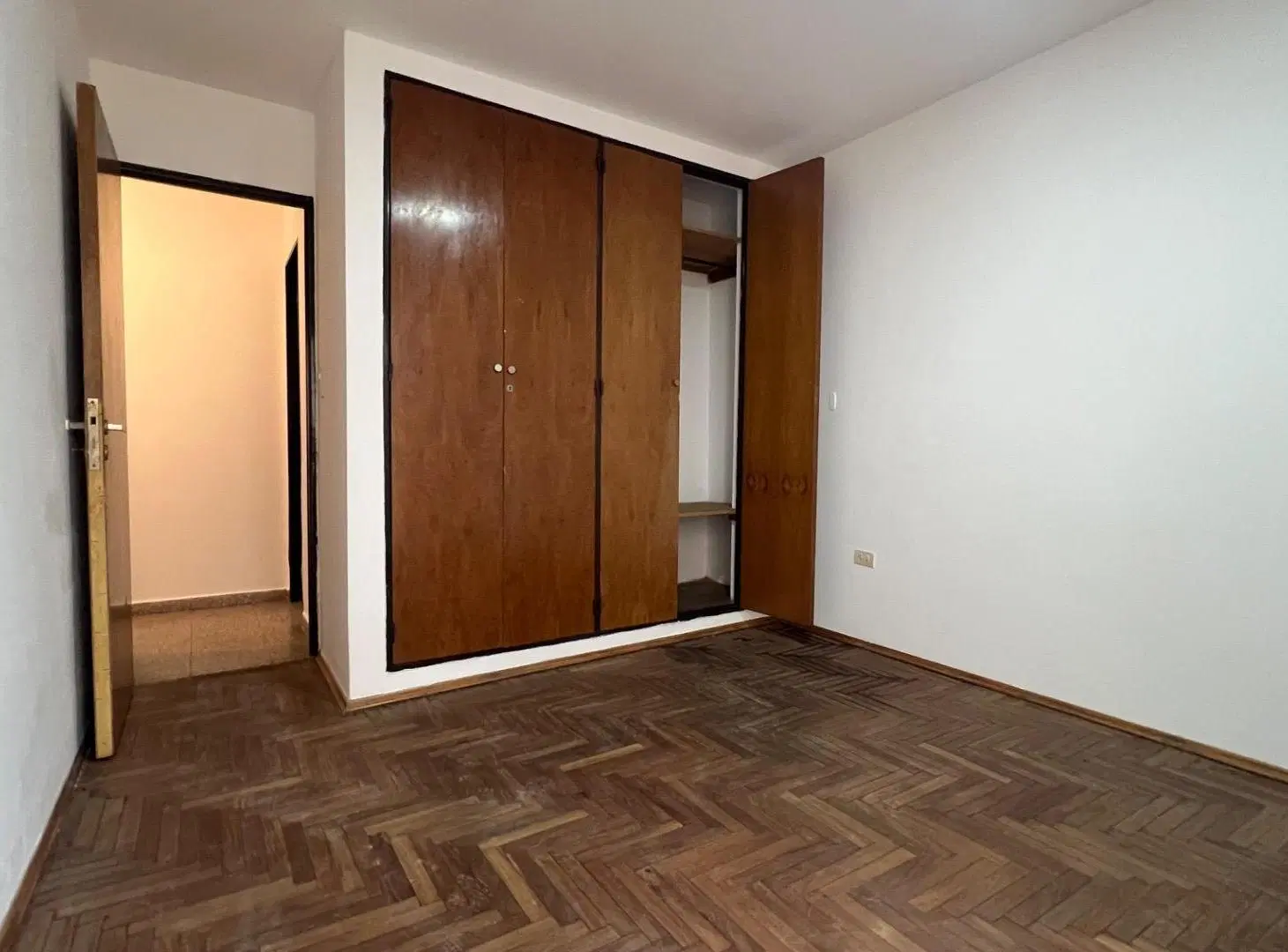 DEPARTAMENTO EN ALQUILER A METROS DE AV COLON 5