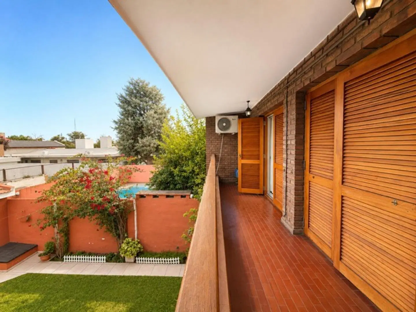 Casa en Alquiler barrio Urca 3 dormitorios quincho pileta 8