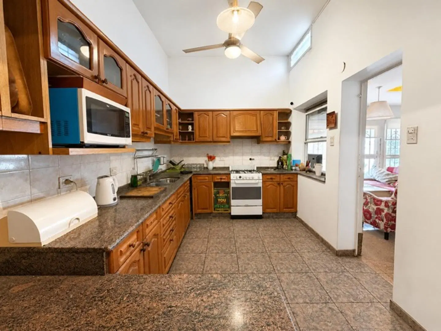 Casa en Venta excelente esquina Cerro de las Rosas 5
