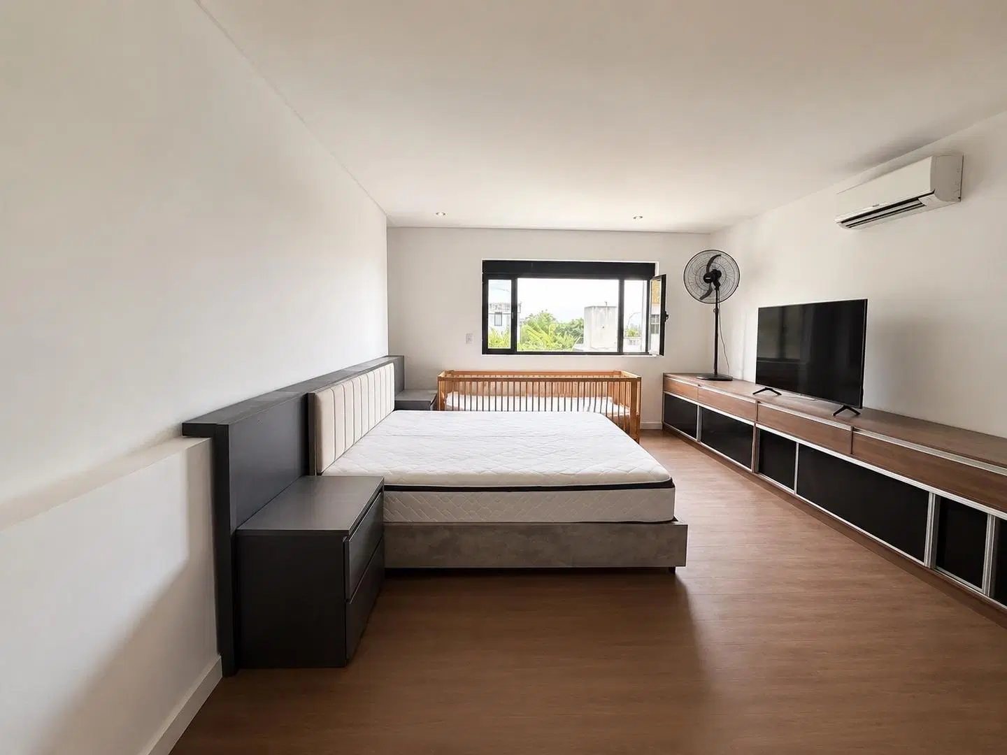 Valle Escondido Country Casa en Alquiler pileta jardín 3