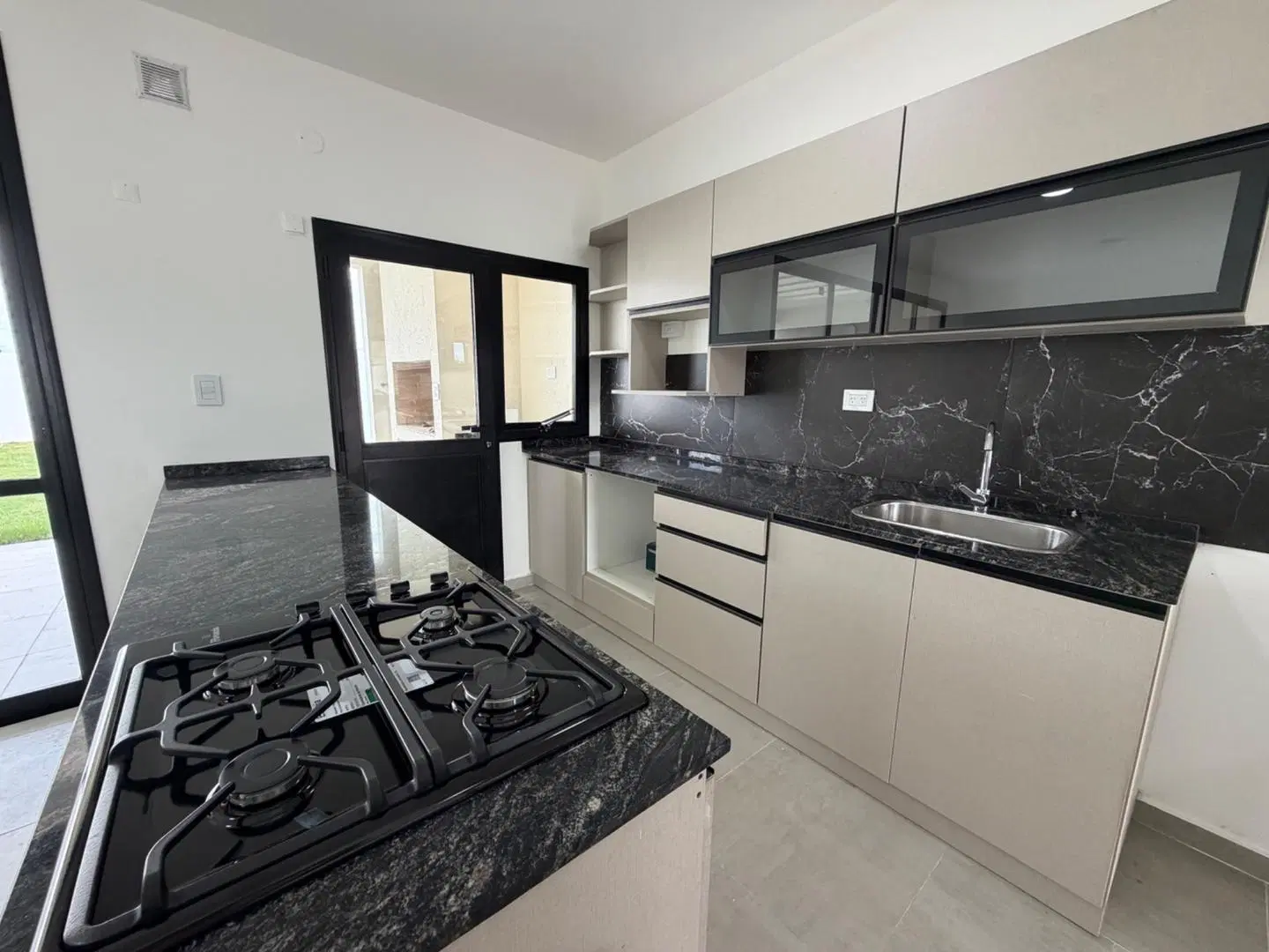 Duplex en ALQUILER Barrio San Guillermo camino San Carlos 5