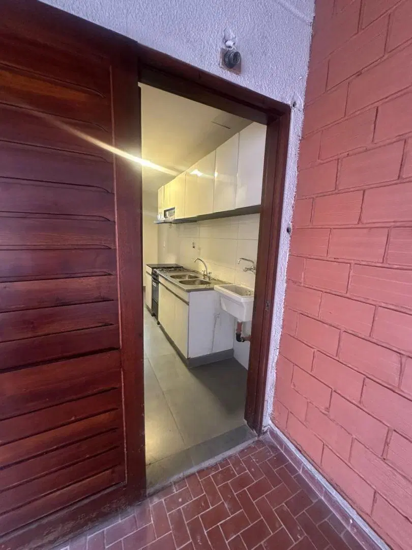 Dpto en Venta, de 3D en P.B. con patio Impecable!!! 3