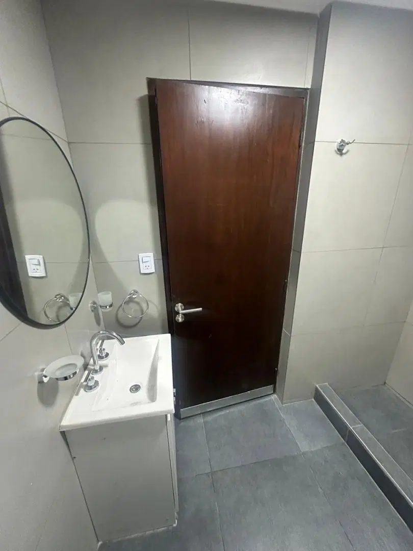 Dpto en Venta, de 3D en P.B. con patio Impecable!!! 5